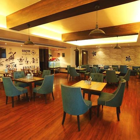 Jalsa Resort Indore Bagian luar foto