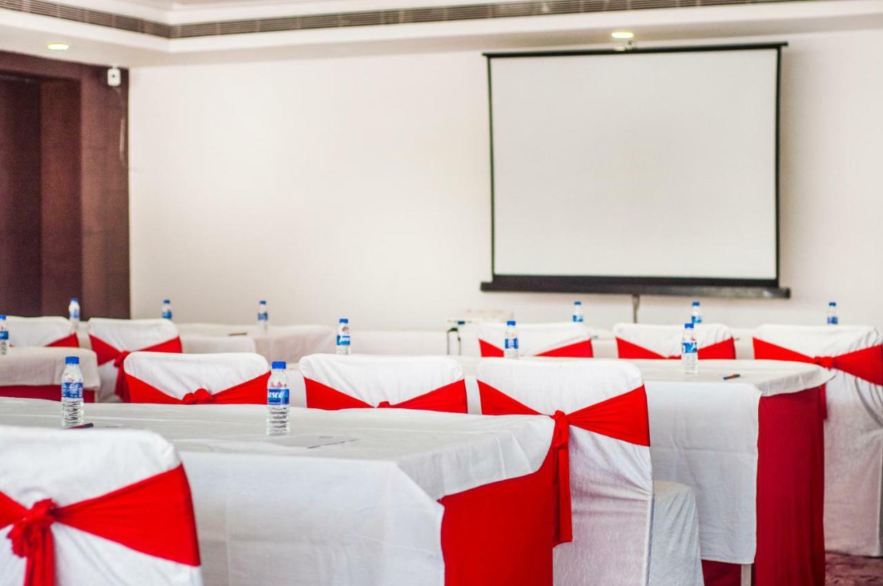 Jalsa Resort Indore Bagian luar foto