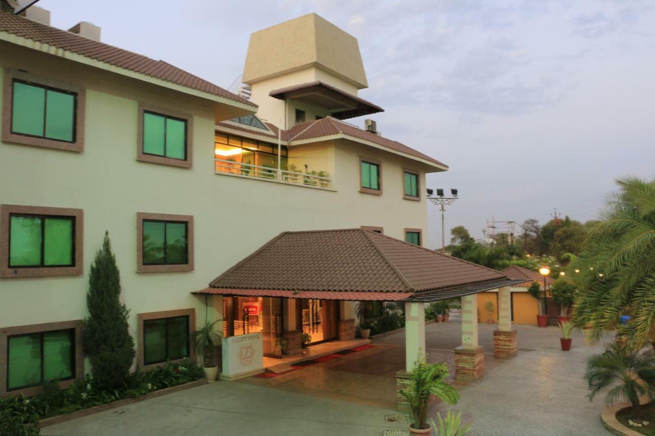 Jalsa Resort Indore Bagian luar foto
