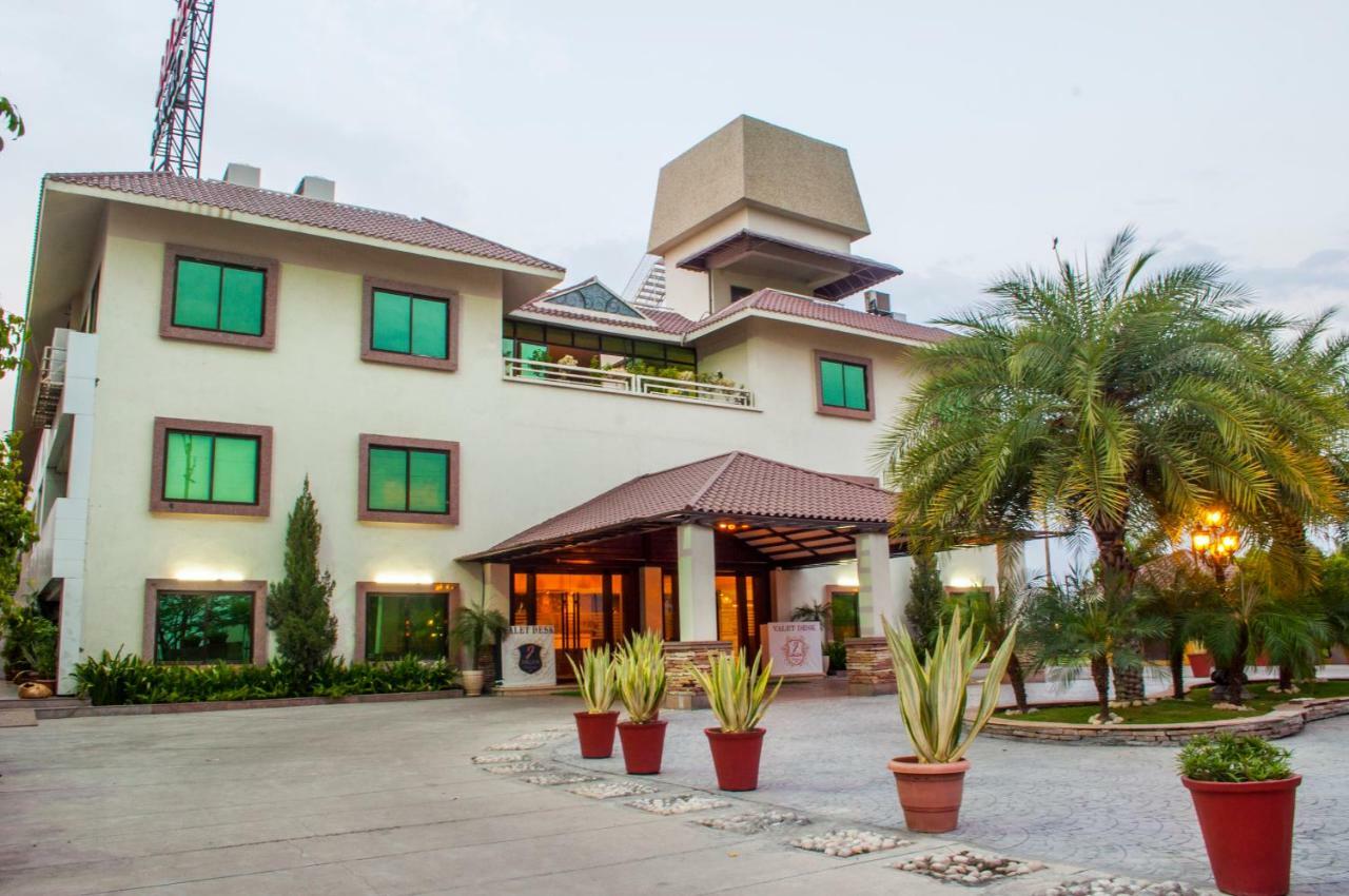 Jalsa Resort Indore Bagian luar foto