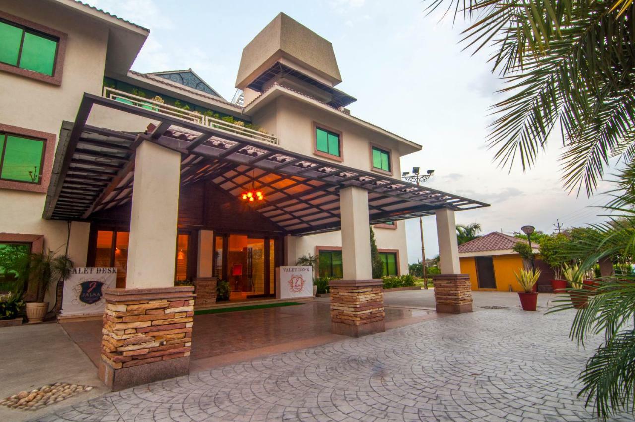 Jalsa Resort Indore Bagian luar foto