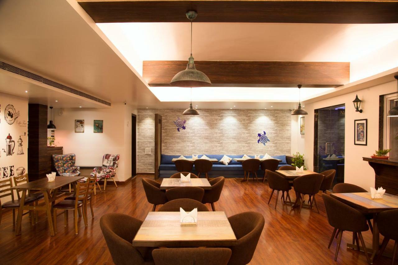 Jalsa Resort Indore Bagian luar foto