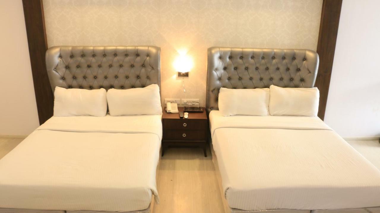 Jalsa Resort Indore Bagian luar foto