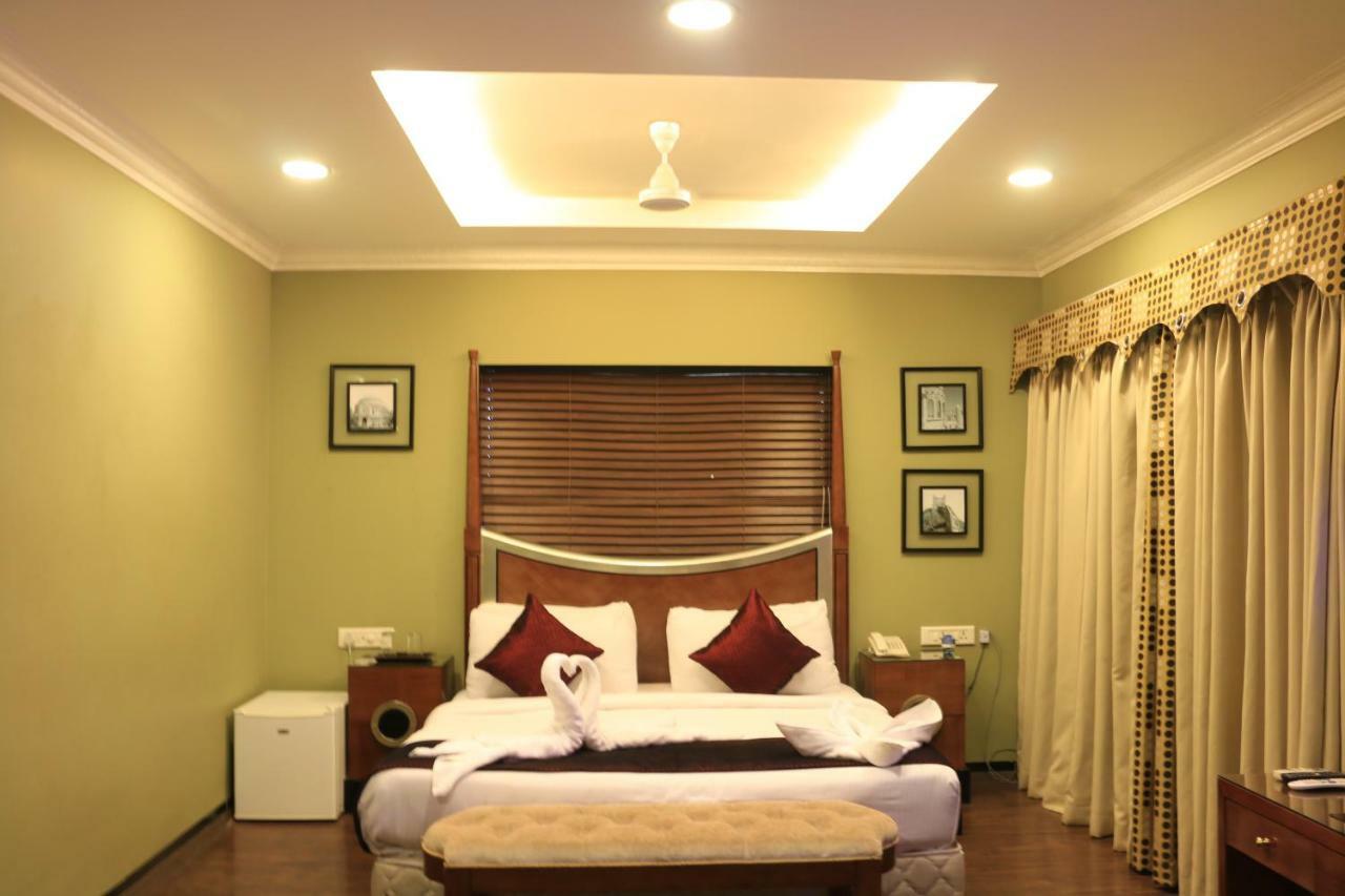 Jalsa Resort Indore Bagian luar foto