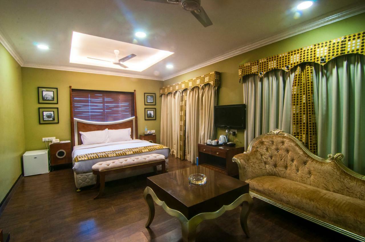 Jalsa Resort Indore Bagian luar foto