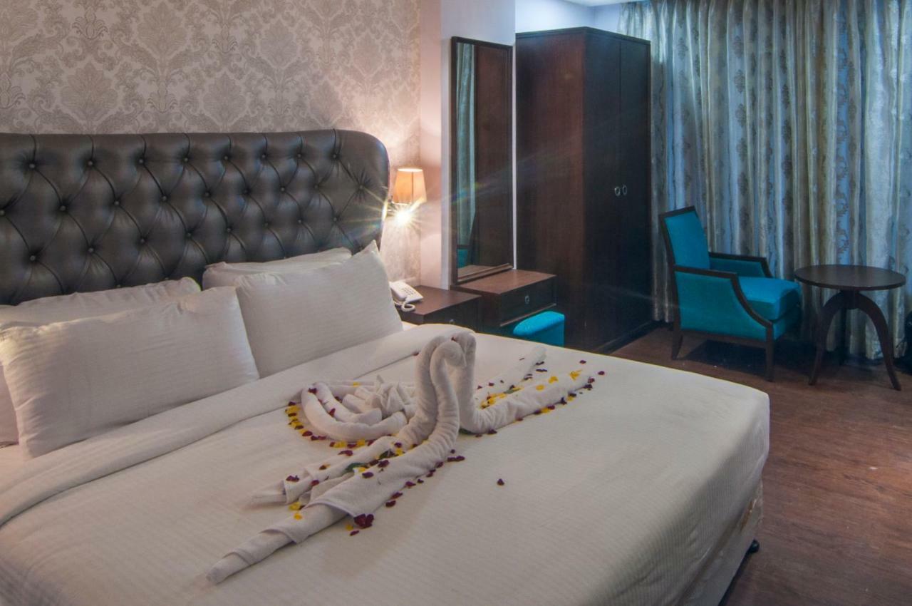 Jalsa Resort Indore Bagian luar foto