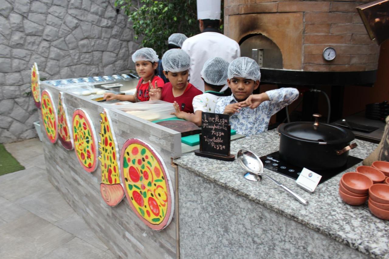 Jalsa Resort Indore Bagian luar foto